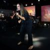 Com transmissão ao vivo pelo Youtube, Ivete Sangalo soltou a voz com músicas inéditas como 'O Amor Vence', 'Meu Peito Dispara' e 'Teleguiado'