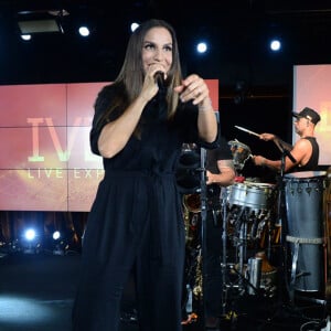 Enquanto Ana Clara e Vivian Amorim usaram a mesma sandália, Ivete Sangalo fez o Pocket Show descalça