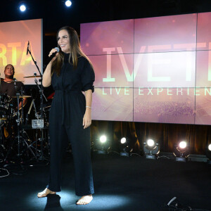 O Pocket Show de Ivete Sangalo aconteceu em São Paulo no dia 21 de novembro e contou co a presença de Ana Clara e Vivian Amorim