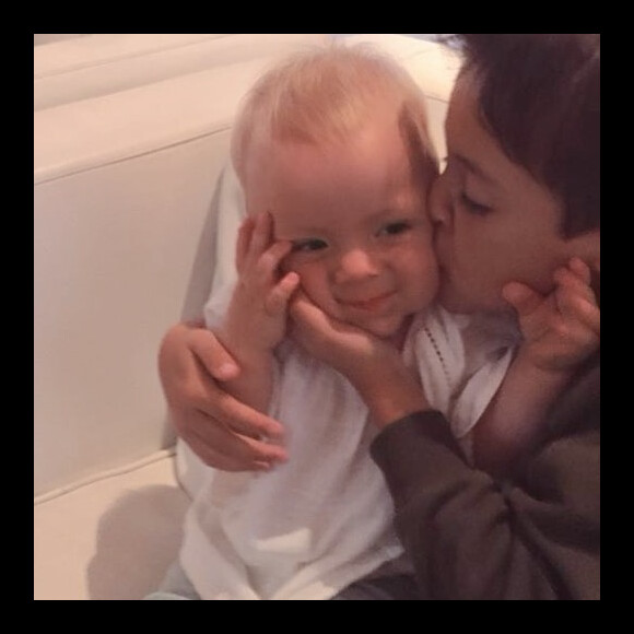 Eliana compartilhou uma foto com os filhos, Manuela e Arthur