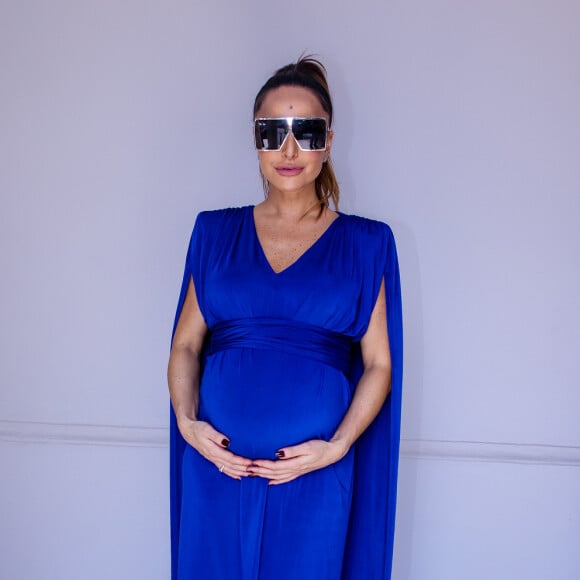 Os looks de Sabrina Sato grávida são cheios de estilo. A marcação entre a barriga e os seios é fundamental para revelar as formas