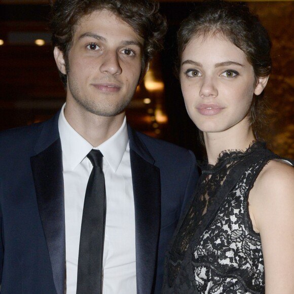 Laura Neiva e Chay Suede estão aproveitando Fernando de Noronha após a reconciliação