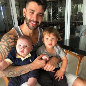 Gabriel e Samuel, filhos de Gusttavo Lima, impressionaram os fãs pela semelhança com a mãe, Andressa Suita