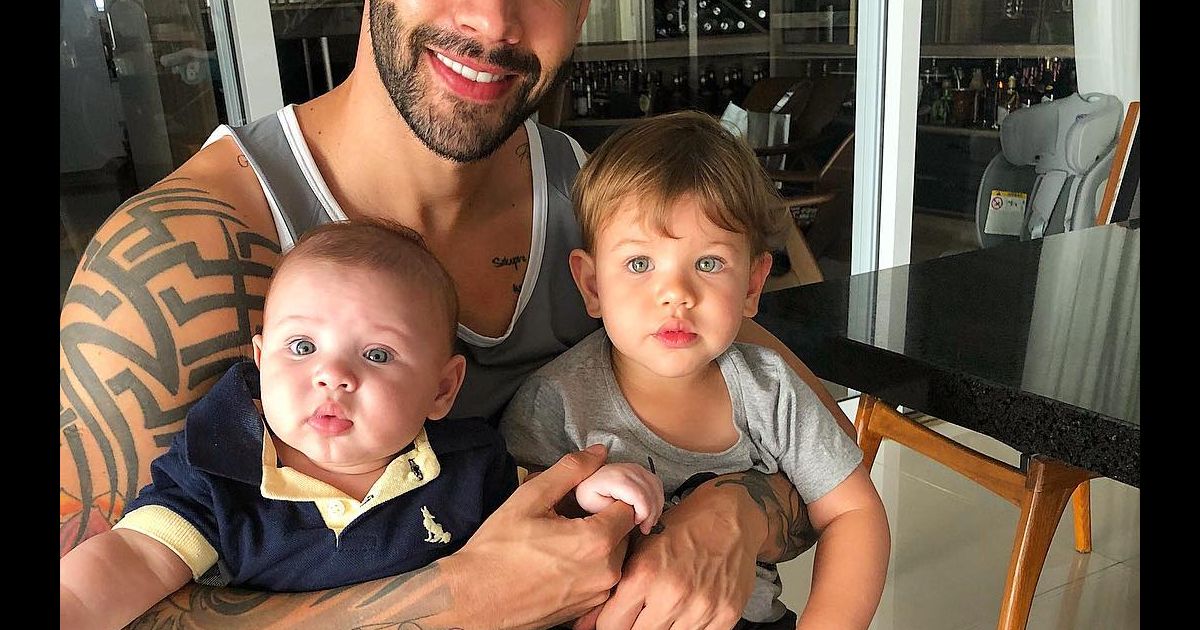 Gabriel E Samuel Filhos De Gusttavo Lima Impressionaram Os F S Pela Semelhan A Com A M E