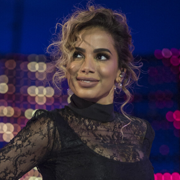 'Consegui encontrar um remédio que não me dá nenhum efeito e está superfuncionando', explicou Anitta