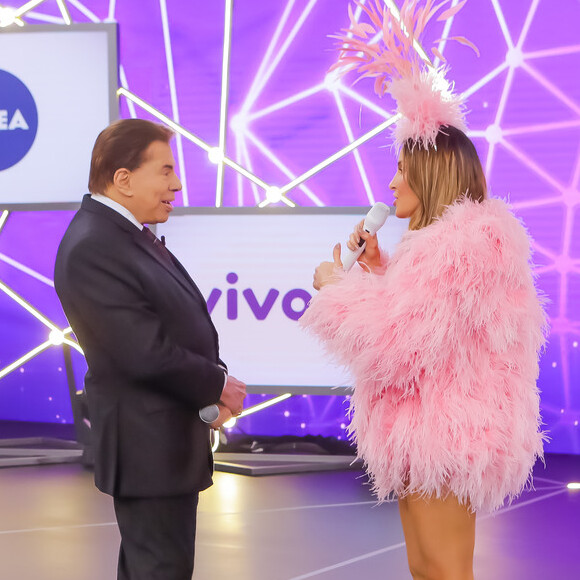 No Teleton 2018, Silvio Santos recusou abraçar Claudia Leitte alegando que ia ficar excitado