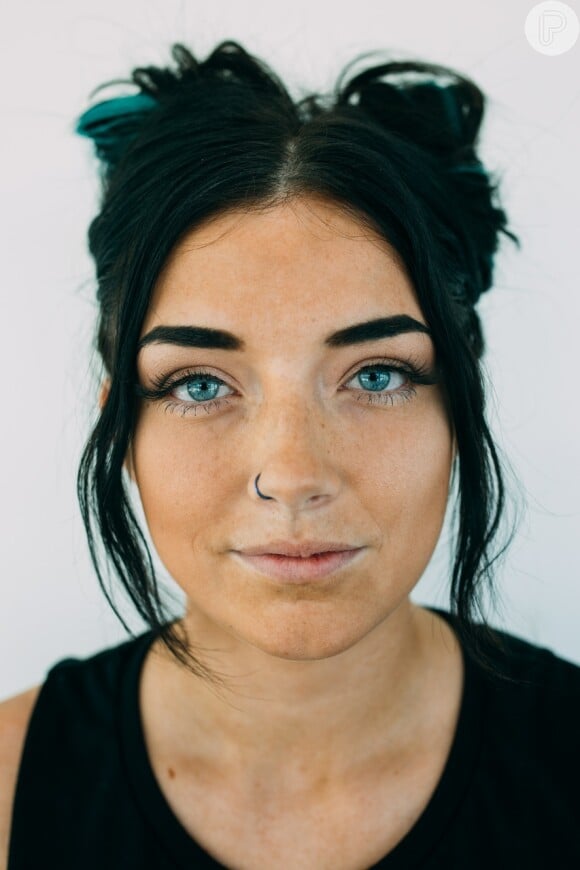A micropigmentação de sobrancelhas substitui a maquiagem no dia a dia, principalmente com os efeitos Shadow, Ombré e Mix 