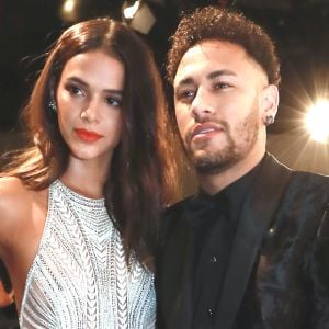 Bruna Marquezine vai apresentar evento promovido por Neymar