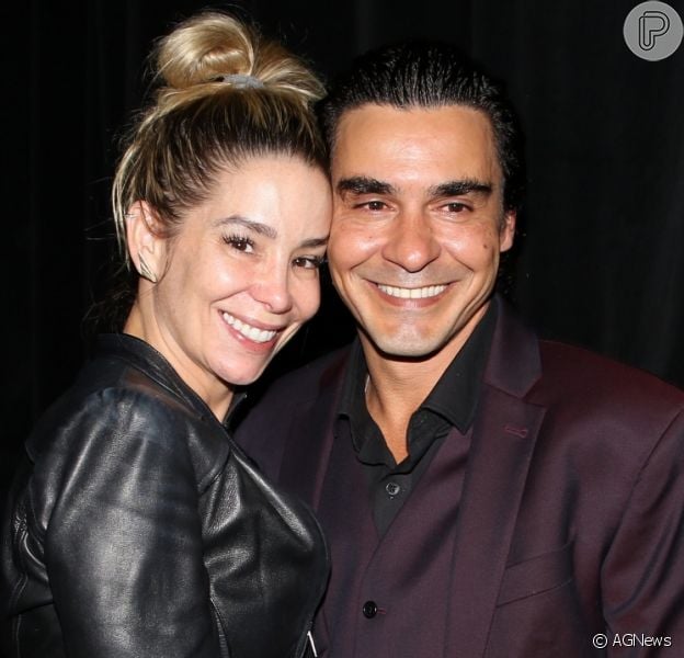 Danielle Winits se declara para André Gonçalves ao completarem 2 anos de casamento 'Amote