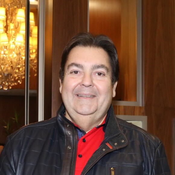 Fausto Silva dá bronca nos filhos através de cartas