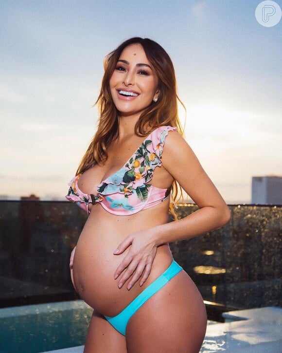 Sabrina Sato deu à luz Zoe por meio de uma cesárea