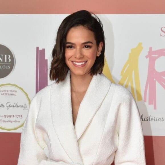 'Eu tenho essa necessidade: preciso muito de coisas que eu não preciso', declarou Bruna Marquezine