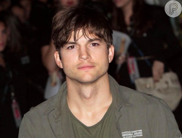 Ashton Kutcher terminou seu casamento com Demi Moore recentemente