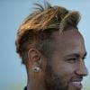 No pescoço, Neymar tinha apenas o número 4 grafado em algarismo romano