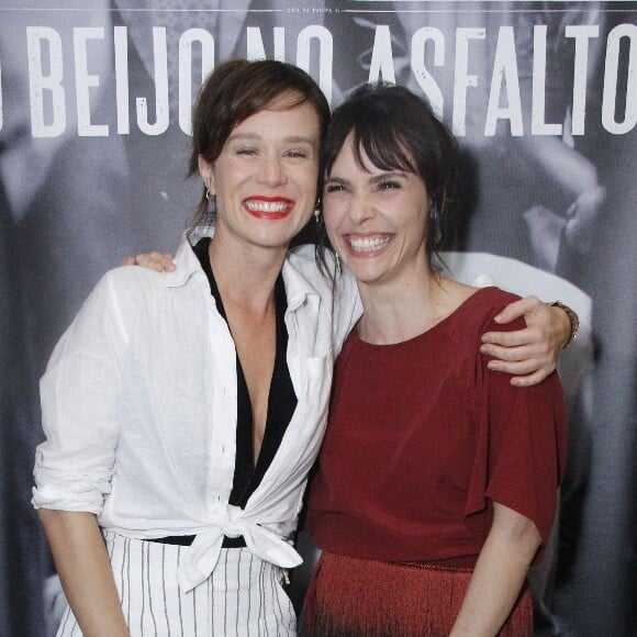 Mariana Ximenes e Débora Falabella na estreia do filme 'O Beijo no Asfalto', no Espaço Itaú de Cinema, na zona sul do Rio, nesta segunda-feira, 3 de dezembro de 2018