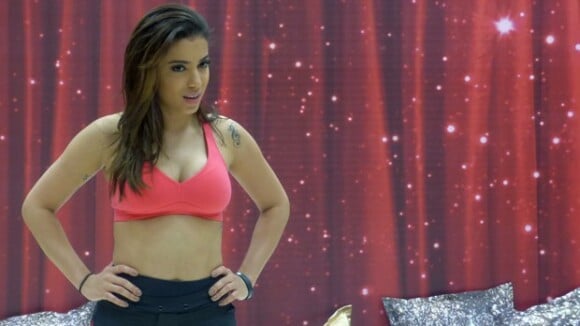 Anitta ensaia para 'Dança dos Famosos' com barriga de fora: 'Estou desesperada'