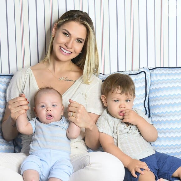 Andressa Suita é mãe de Samuel, de 4 meses, e Gabriel, de 1 ano e 5 meses