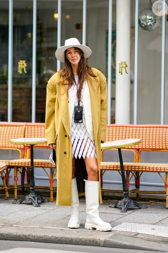 Bota branca na moda Inverno: sapato com solado tratorado é opção queridinha entre fashionistas
