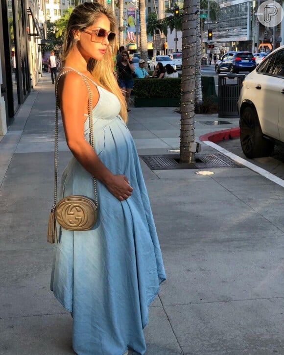 Mayra Cardi elegeu vestidos soltinhos durante a gravidez
