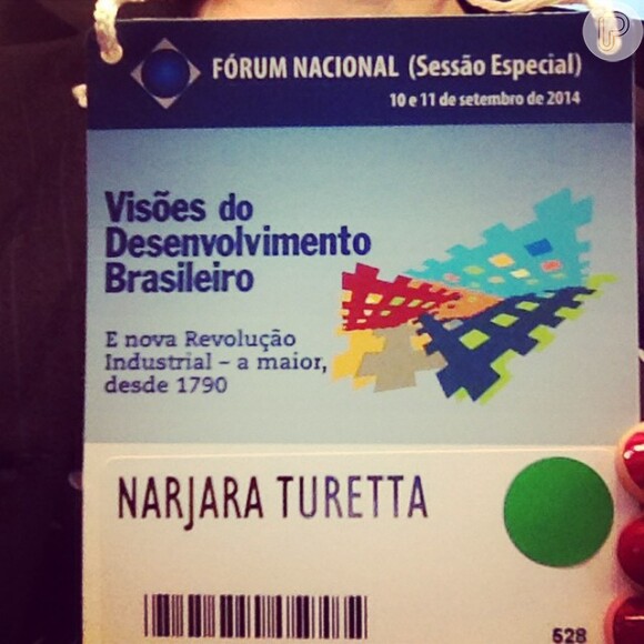 Narjara Turetta recepciona convidados em fórum de economia no Rio de Janeiro