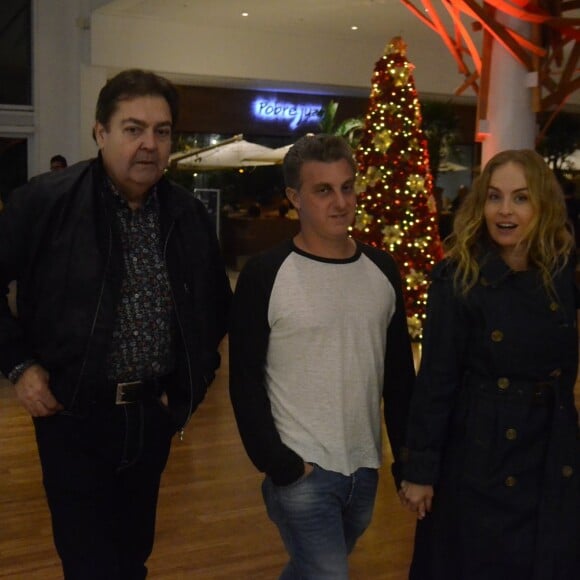 Faustão, Luciano Huck e Angélica circularam por um shopping do Rio na noite de sábado, 8 de dezembro de 2018