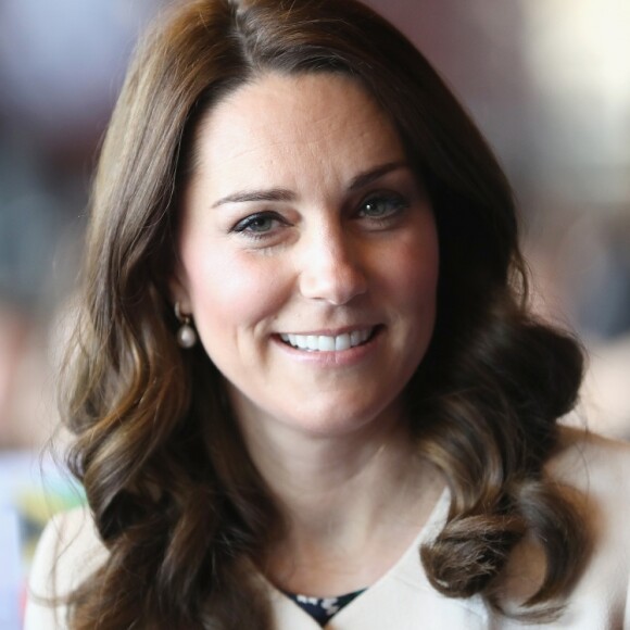 Veja fotos de 15 vezes que Kate Middleton repetiu looks