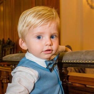 Enrico roubou a cena durante a cerimônia religiosa de Karina Bacchi e Amaury Nunes