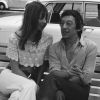 Jane Birkin: o cropped de renda com pegada boho continua atual. A musa da moda posa ao lado do companheiro Serge Gainsbourg
