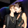 O cantor Justin Bieber compareceu ao tribunal na última quinta (11) para depor sobre o caso de agressão à um fotógrafo. Durante a ação judicial, o astro afirmou que estava namorando Selena Gomez