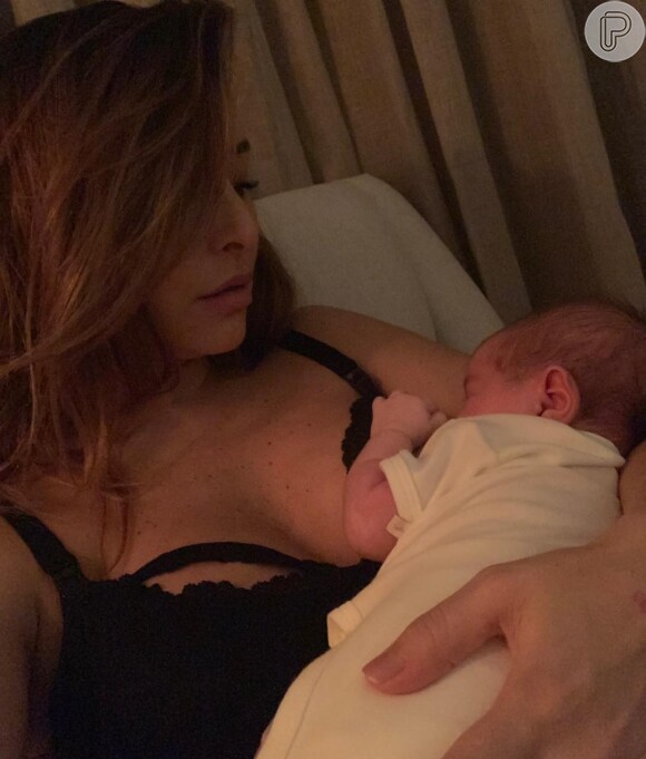 Sabrina Sato compartilhou a primeira foto do rosto da filha, Zoe, 3 semanas depois da filha nascer