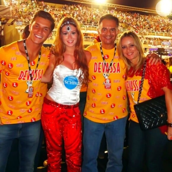 Marina Ruy Barbosa curte Carnaval com a família e com Klebber Toledo