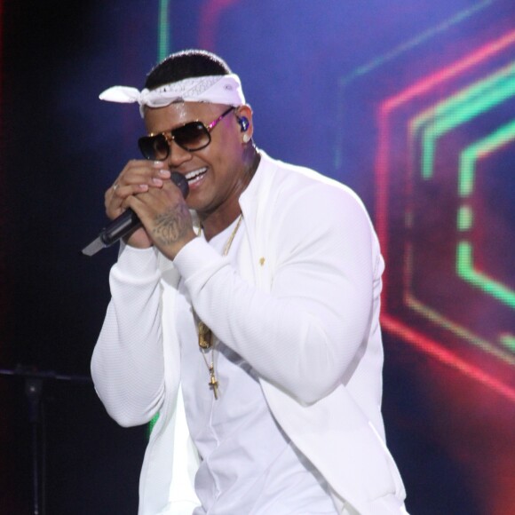 Leo Santana se queixa de falta de tempo para a família: 'Creio que estou de oito há nove anos, ou mais, sem passar uma noite de Natal ao lado da minha família'