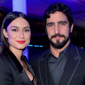 Thaila Ayala e Renato Góes assumiram o namoro em novembro de 2017 durante uma premiação
