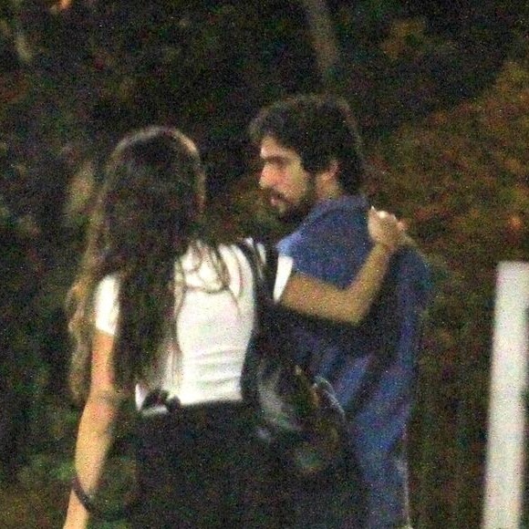 Thaila Ayala e Renato Góes driblam a distância no namoro, que começou no segundo semestre de 2017