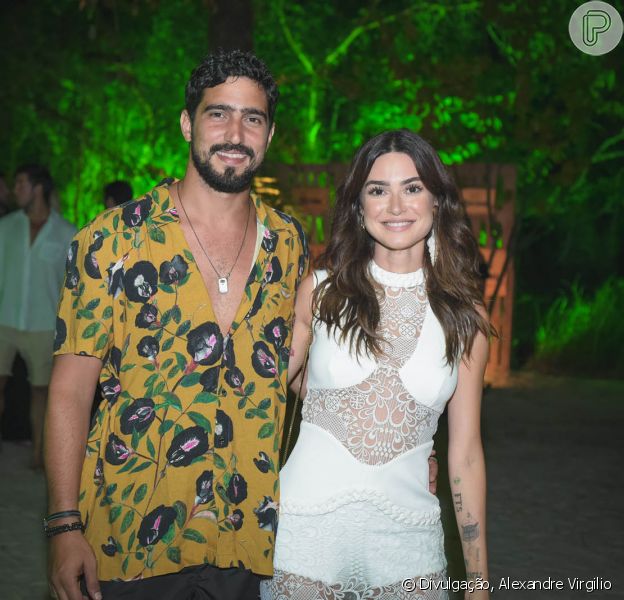 Thaila Ayala foi surpreendida por Renato Góes com pedido de casamento: 'Eu disse sim!'