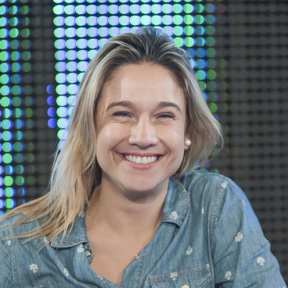 Fernanda Gentil também postou uma foto sua de azul após a declaração da nova ministra de Bolsonaro