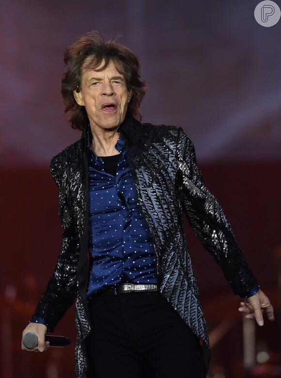 Mick Jagger presenteou Luciana Gimenez com jaqueta de couro lançada em 2015 em comemoração pelos 50 anos de existência da banda Rolling Stones