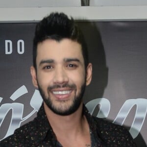 Gusttavo Lima cedeu parte do seu show para Alexandre Pires após polêmica com o cantor