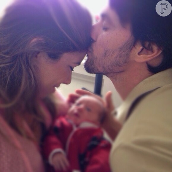 Patricia Abravanel deixa a maternidade com o filho, Pedro, em 17 de setembro de 2014