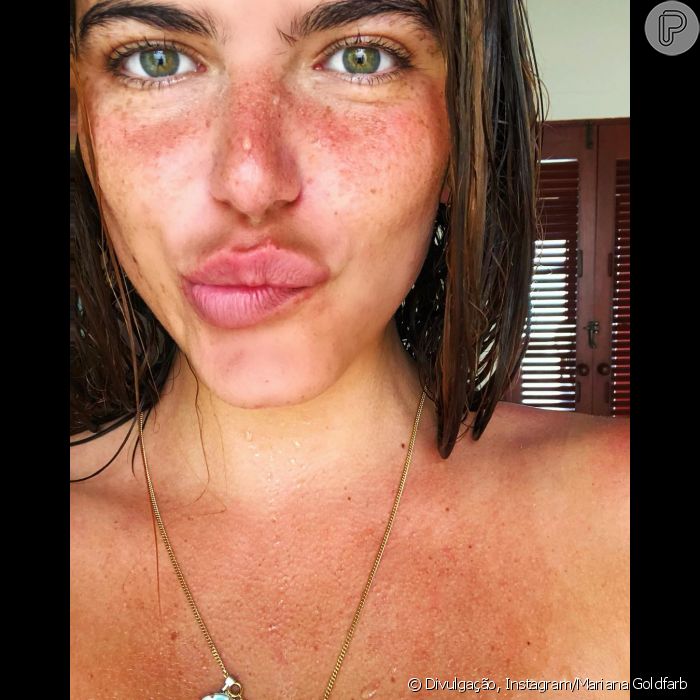 Mariana Goldfarb contou que suas sardas eram sua &#039;maquiagem de verão&#039; em selfie postada na web