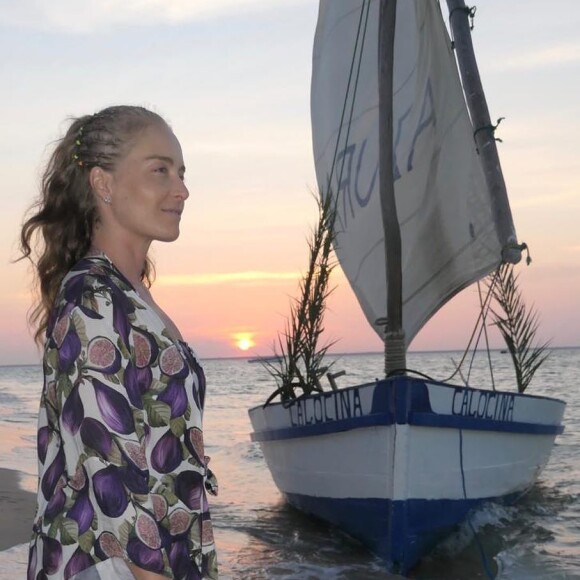 Durante viagem à África, Angélica usou penteado com trança nagô