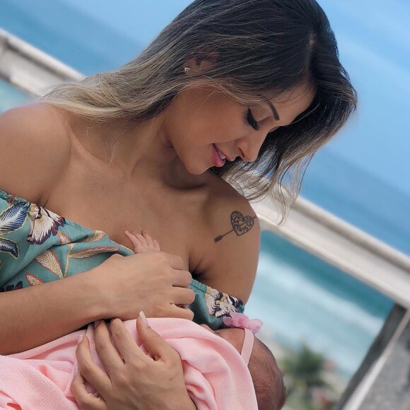 Filha de Mayra Cardi e Arthur Aguiar, Sophia ganhou elogios dos internautas: 'Eu não aguento, gente, que coisa mais linda!'