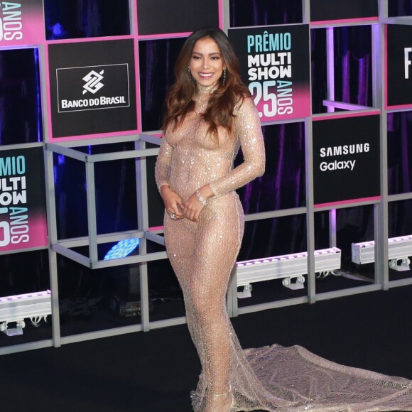 Anitta e Ronan Carvalho estão juntos há aproximadamente dois meses