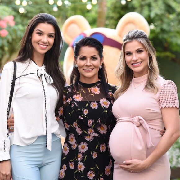 'A Andressa não só influenciou como sempre me dá dicas, pelo fato de ter mais experiência do que eu', conta Luara sobre a irmã