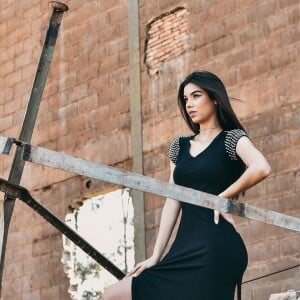 Luara Suita concilia a carreira de modelo com a faculdade de Arquitetura