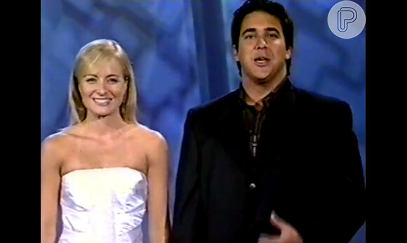 André Marques ao lado de Angélica no 'Video Show retrô', em 2003