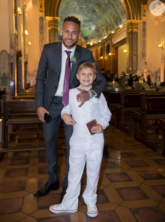 Davi Lucca está em Paris, na França, com o pai, o jogador de futebol Neymar