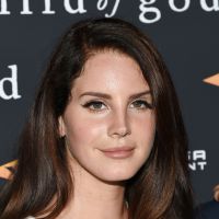 Lana Del Rey fará shows em cemitério após cancelar turnê na Europa