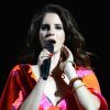 Lana Del Rey também cancelou uma apresentação em Paris, na França, que faria para ouvites de uma rádio. Empresa contou que vai tirar cantora de sua setlist