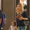 Leticia Spiller é flagrada com o marido, Lucas Loureiro, e a filha, Estela, em passeio em shopping no Rio de Janeiro, nesta terça-feira, 23 de setembro de 2014